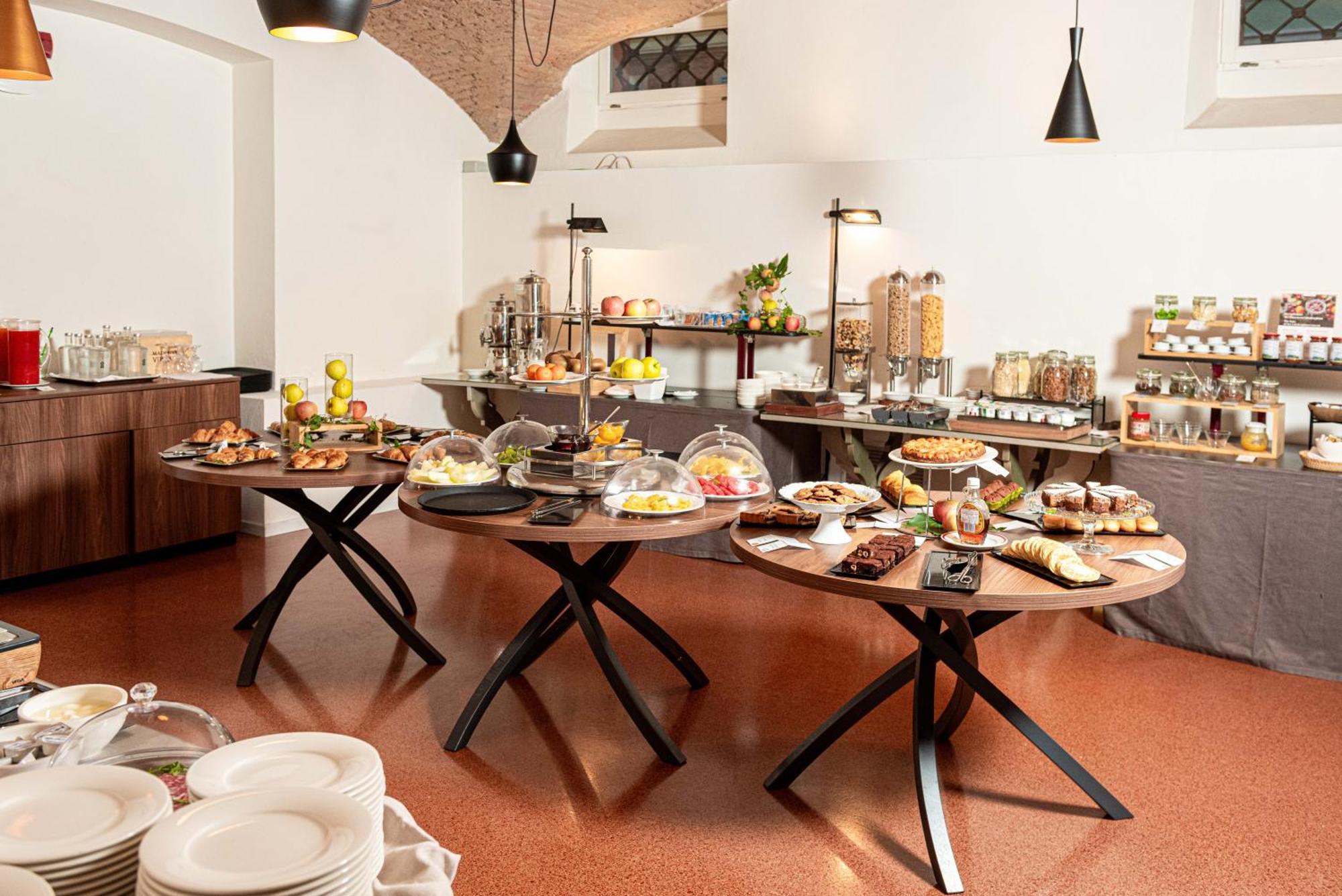 Hotel Phi Canalgrande 4*